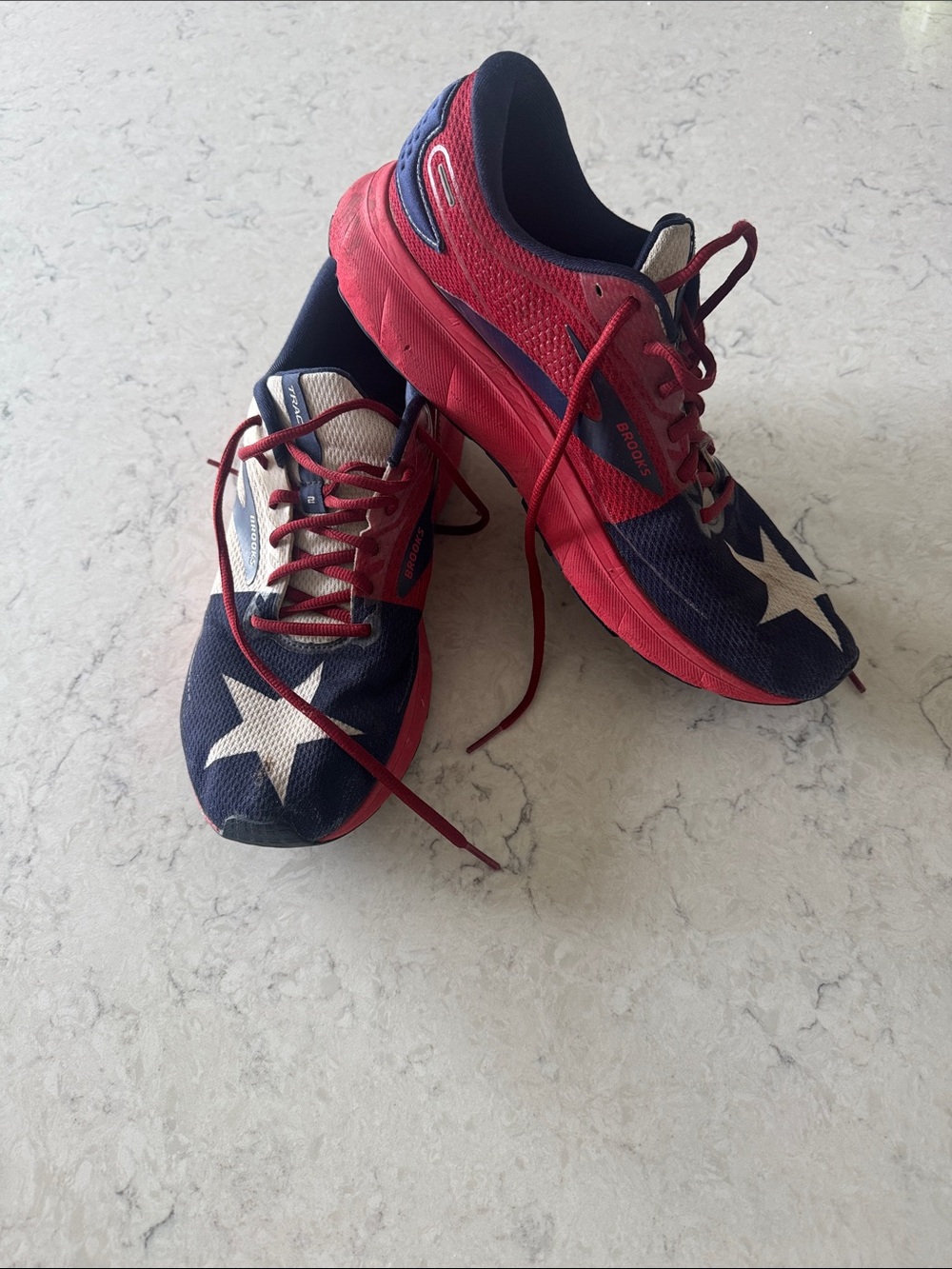 Brooks Men's Running Sneakers - Red and Navy with Star Accent size 11